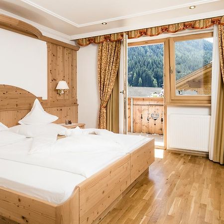 Hotel Dorfer Alpine&Charming Selva di Val Gardena Exterior photo